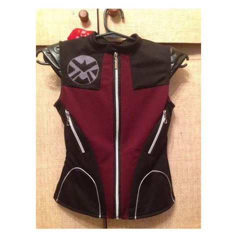 Hawkeye Handmade Cosplay Female Vest Custom Order ($238) ❤ liked on Polyvore featuring costumes, role play costumes, avengers costumes, cosplay halloween costumes, avengers halloween costumes and cosplay costumes Western Halloween Costumes, Halloween Running Costumes, Teen Costumes, Costumes Homemade, Hawkeye Costume, Costume Cowgirl, Homemade Mermaid Costumes, Cowboy Halloween Costume, Native American Halloween Costume