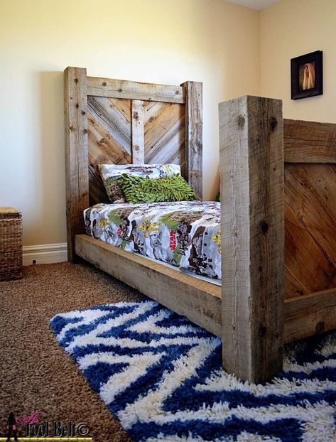 Rustic chevron twin bed plan made from reclaimed barn wood on http://Hertoolbelt.com Free plans! Salvaged Wood Projects, Barnwood Bed, Wood Twin Bed, Barn Wood Projects, Diy Bed Frame, Reclaimed Wood Projects, Rustic Bedding, Twin Bed Frame, Bed Plans