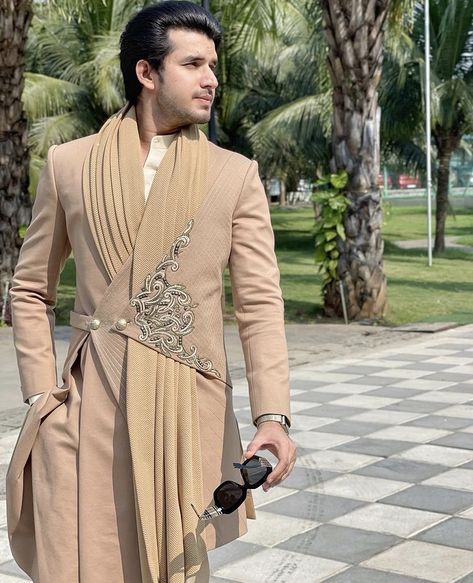 Traditional Indian Mens Clothing, Engagement Dress For Men, Indian Menswear, New Stylish Dress, Mens Ethnic Wear, Man Dress Design, Indian Wedding Clothes For Men, Sherwani For Men Wedding, Wedding Kurta For Men