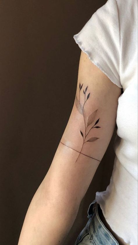 Tato Lengan, Arm Band Tattoo, Stylist Tattoos, Small Hand Tattoos, Tattoo Ideas For Women, Tattoo Feminina, Band Tattoo, Discreet Tattoos, Elegant Tattoos