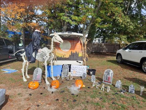 Addams Family Trunk Or Treat, Family Trunk Or Treat, Horse Costumes, Headless Horseman, Trunk Or Treat, Addams Family, Graveyard, Trunk, Horses