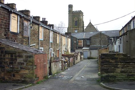 Working Class Aesthetic Uk, London 2000s Aesthetic, British Neighborhood, 90s England, British Core, British Aesthetic, Council Estate, Billy Elliot, Breathtaking Photography