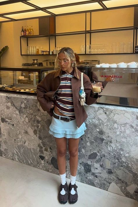 Pinstripe Shorts Outfit Summer, Miu Miu Boat Shoes Outfit, Polo Stripes Outfit Women's, Striped Polo Shirt Outfit, Euro Trip Outfits, Light Spring Outfits, Modern Academia, Classic Coquette, Polo Outfits For Women