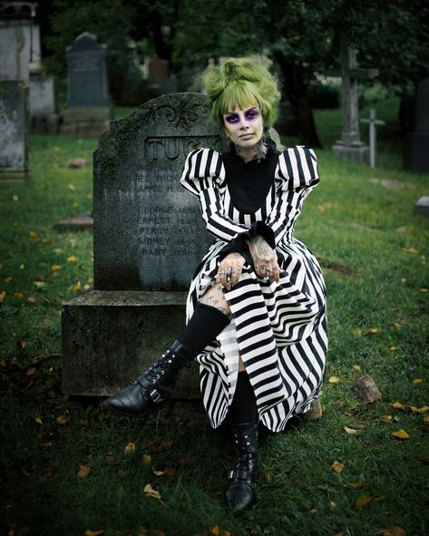 We will be back in the office tomorrow and will ship out all of your orders from the past week! Thank you all for your patience! 🪦💚 DRESS: the MINERVA 🖤🤍 #blackwoodcastle #beetlejuice #beetlejuicebeetlejuicebeetlejuice #beetlejuicebeetlejuice #gothicfashion #gothicstyle #gothicdress #dresseswithpockets #timburtonstyle Burtonesque Outfits, Girls Beetlejuice Costume, Beetlejuice Group Costume, Beetlejuice Womens Costume, Girl Beetlejuice Costume, Beetlejuice Photoshoot, Beetlejuice Girl Costume, Beetlejuice Costume Female, Beetlejuice Inspired Outfit