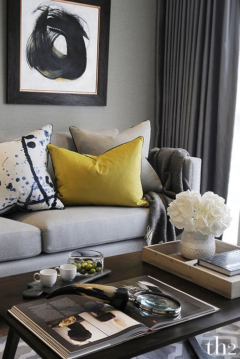 Couch Grau, Furnitur Ruang Keluarga, Yellow Turquoise, Living Room Grey, A Living Room, Apartment Living Room, Design Living, Contemporary Living, Small Living Room