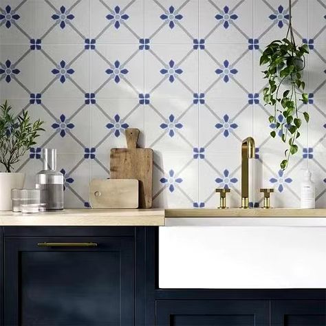 Blue Floor Tile, Matt Tiles, Large Floor Tiles, Patterned Kitchen Tiles, Kitchen Splashback Tiles, Patterned Wall Tiles, Mosaic Tile Kitchen, Pretty Tiles, Tile Splashback