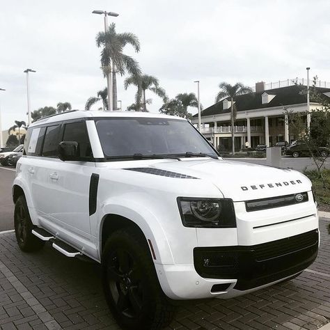 Defender Car, Range Rover White, New Land Rover Defender, Defender 130, New Defender, Best Suv, Car Tips, Top Luxury Cars, New Suv