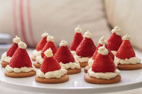 Cookies With Strawberries, Santa Hat Cookies, Strawberry Santa Hats, Strawberry Santa, Strawberries And Cream Cheese, Cookies With Santa, Strawberry Santas, Hat Cookies, Holiday Recipes Christmas