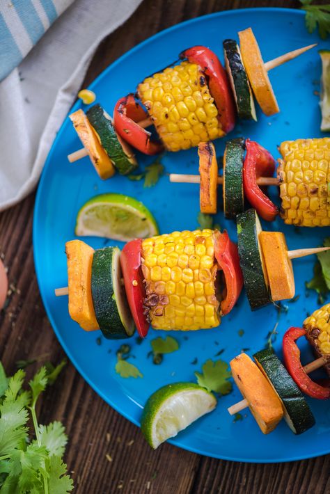 BBQ Party Ideas: Healthy Vegetable Skewers Barbeque Party Ideas, Barbeque Party Food, Backyard Wedding Reception Food, Bbq Party Menu, Backyard Bbq Birthday Party, Bbq Birthday Party, Menu Recipe, Bbq Party Food, Backyard Bbq Party