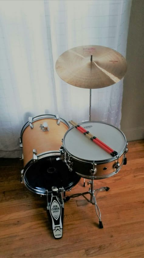 Drums Set Aesthetic, Aesthetic Drum Set, Cool Drum Set, Small Drum Kit, Vintage Drum Set, Acoustic Drum, Drum Set, Drum Kits, Drum And Bass