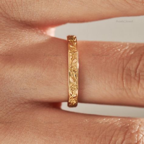 Engraved Gold Wedding Band Women, Engraved Gold Wedding Band, Rose Wedding Ring, Rose Wedding Rings, Rose Craft, Hand Engraved Wedding Band, Engraved Wedding Band, Engagement Ring Band, Wedding Band Engraving