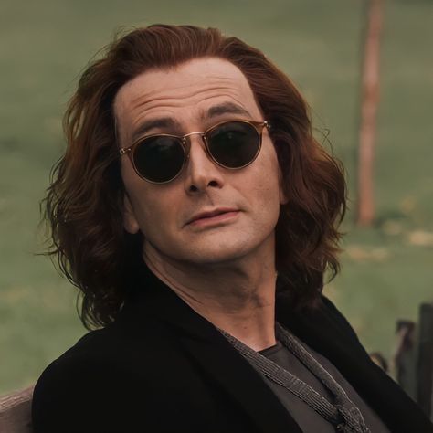 Good Omens Book, Terry Pratchett, Good Omens, Michael Sheen, Neil Gaiman, Series Movies, Round Sunglass Men, Matching Icons, Serie Tv