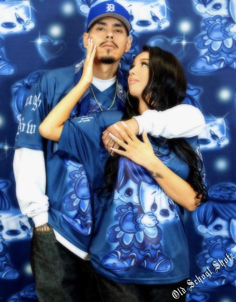 Old School Valentines Photoshoot, Old School Couples, Y2k Couple Photoshoot, 2000s Photoshoot Ideas Couples, Early 2000s Couples Photoshoot, Cholo Couple, Old School Photoshoot, Old School Couples Photoshoot, Cholo Couple Photoshoot