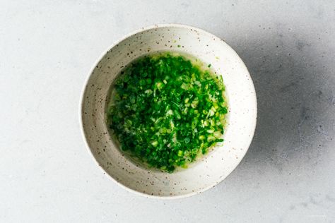 http://iamafoodblog.com/ginger-scallion-sauce-the-green-sauce-youre-going-to-want-to-put-on-everything/ Green Onion Sauce, Scallion Sauce, Ginger Scallion Sauce, Soy Sauce Chicken, Onion Sauce, Green Sauce, Vegetable Drinks, Crushed Garlic, Green Onion