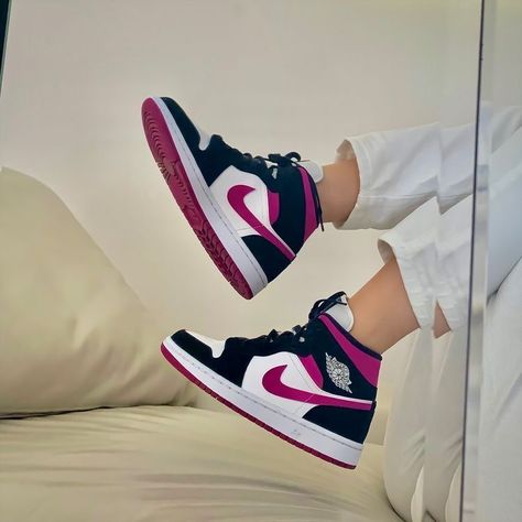 Sepatu Air Jordan, Sepatu Platform, Skor Sneakers Nike, Nike Blazer Outfit, Παπούτσια Nike Free, Wallpaper Nike, Buty Jordan, Обувь Air Jordan, Buty Marki Nike