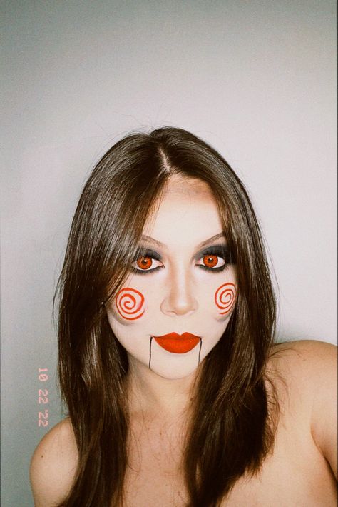 jigsaw halloween costume Saw Diy Costume, Saw Woman Costume, Easy Jigsaw Makeup, Halloween Jigsaw Costume, Woman Jigsaw Costume, Saw Outfit Halloween, Billy Jigsaw Costume, Jigsaw Costume Women Make Up, Jigsaw Face Paint