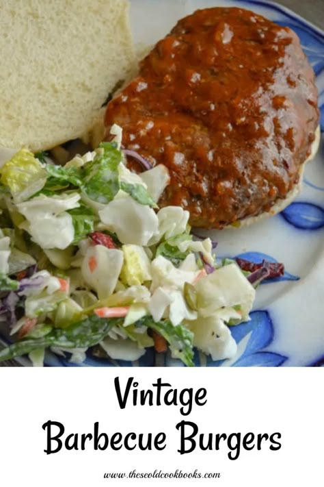 Vintage Barbecue Burgers made with Tomato Soup Bbq Burger Recipes, Beef Barbacoa Slow Cooker, Bbq Hamburgers, Baked Hamburgers, Hamburger Sauce, Barbecue Burgers, Hamburger Recipes Patty, Easy Sandwich, Old Cookbooks