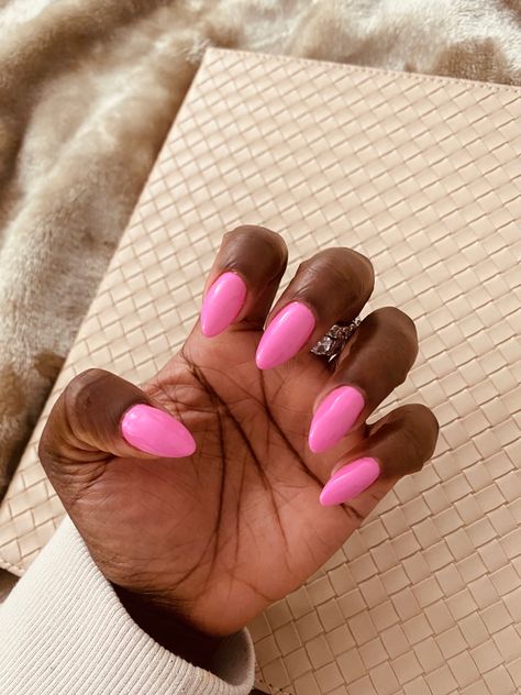 Nails Shades Of Pink, Bubble Gum Pink Nails, Pink Manicure, Bubble Gum Pink, Oval Nails, Shades Of Pink, Bubblegum Pink, Bubble Gum, Nail Design