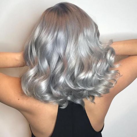 Discover Metallic Hair Color Trend in All Possible Shades Metallic Silver Hair, Metallic Hair Color, Silver Hair Dye, Butter Blonde, Gorgeous Gray Hair, Balayage Blonde, Gray Hair Highlights, Hair Color Techniques, Winter Hair Color