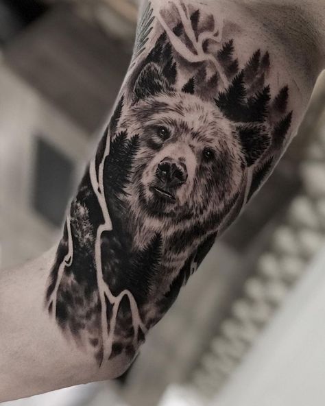 Black Bear Tattoo, Grizzly Bear Tattoos, Natur Tattoo Arm, Wildlife Tattoo, Bear Tattoo Designs, Tier Tattoo, Nature Tattoo Sleeve, Leopard Tattoos, Bear Tattoos