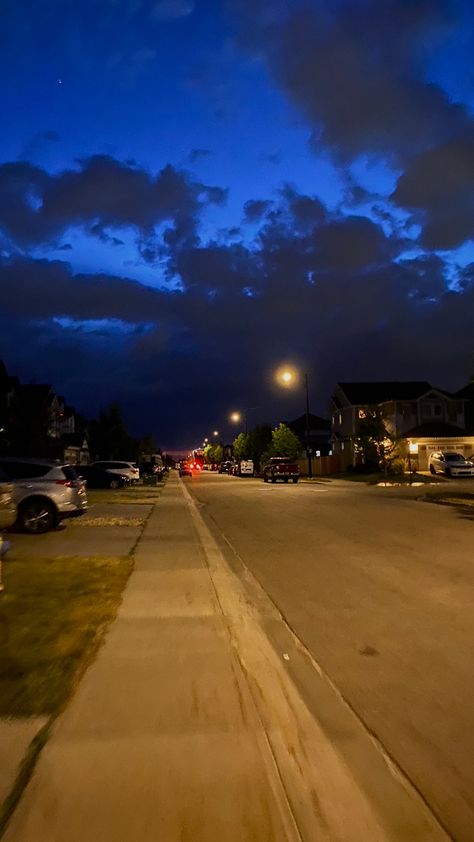 Pictures Of The Sky At Night Aesthetic, Nighttime Walks Aesthetic, Late Night Walk Background, Outside Asthetic Picture Night, Peaceful Walk Aesthetic, Late Walks Aesthetic, Aesthetic Real Life Background, Cozy Aesthetic Summer, Night Walk Pictures