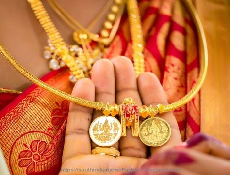 South Indian Mangalsutra, Hindu Wedding Photos, Marriage Photoshoot, Wedding Jewelry Photography, Marriage Poses, Second Marriage, Indian Wedding Poses, Indian Marriage, Indian Wedding Photography Couples