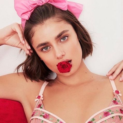 Taylor Hill (@taylor_hill) • Instagram photos and videos Taylor Marie Hill, Taylor Hill, For Love & Lemons, Love And Lemons, Sweet Style, Trim Detail, Lingerie Fashion, For Love And Lemons, Underwire Bra