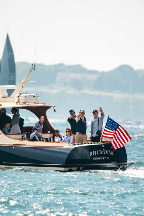 Day Sailing Boats, East Coast Lifestyle, Nantucket Vibes, Sailboat Aesthetic, Yuppie Fashion, Coastal Americana, Antony Joshua, New England Aesthetic, Yatch Boat