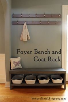 DIY Foyer Bench and Coat Rack.....tutorial including cut list and plans for bench with shoe storage Foyer Bench, Diy Coat Rack, Diy Muebles Ideas, Diy Coat, Diy Entryway, Ideas Para Organizar, Cubicle Decor, Diy Bench, Room Deco