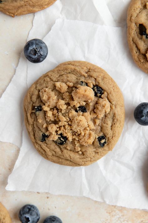 blueberry muffin cookies Blueberry Muffin Cookies, The Palatable Life, Palatable Life, Muffin Cookies, Sugar Dough, Blueberry Cookies, Comidas Fitness, Blueberry Muffin, Banana Cream Pie