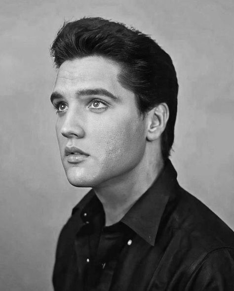 Suspicious Minds, Elvis Presley Images, Young Elvis, Elvis Presley Pictures, Elvis And Priscilla, Elvis Movies, Elvis Presley Photos, King Of My Heart, Living Legends