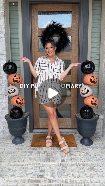 Kristin Miller | Creator | Dallas, TX on Instagram: "DIY pumpkin topiary for halloween🎃Comment “pumpkin” to get supplies to make these sent directly to your DMs! These would be a fun addition to your halloween porch this year! I like to plan ahead early so i’m not overwhelmed later. I’m sharing the directions below & be sure to save this video for when you’re ready to decorate👻🦇🎃
•
SUPPLIES:
* 2 large planters
* 10 pumpkins
* 2 wooden dowel rods 
* 10 mini puck lights
* Sand
* Spanish moss (i used about 1.5 bags for each planter)
* Zipties

DIRECTIONS:
1. Fill your planters with sand to the top with about 1 inch space left. 
2. Place your rod in the middle & lower until it is secure. Cover the sand with spanish moss.
3. Drill 2 small holes in the back of each of your pumpkins. Take a z Jack O Lantern Topiary Diy, Hallowe’en Decorations, How To Make Stacked Pumpkin Topiary, Diy Pumpkin Bucket Decor, Stacked Jack O Lanterns Diy, Pumpkins Hanging From Trees, Upside Down Witch Legs Diy, Porch Halloween Decorations Diy, How To Make Pumpkin Decorations