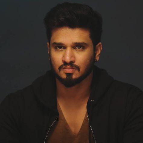 Nikhil Siddharth, Dj Movie, Latest Mobile, Couples Images, Photo Art Gallery, Facial Hair, Hd Images, Mobile Wallpaper, Never Give Up