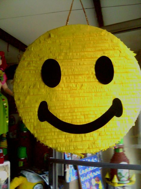 Diy Pinata, Lady Bug, Minnie Mouse, Novelty Lamp, Collage, Yellow, Birthday, Pins, Blue