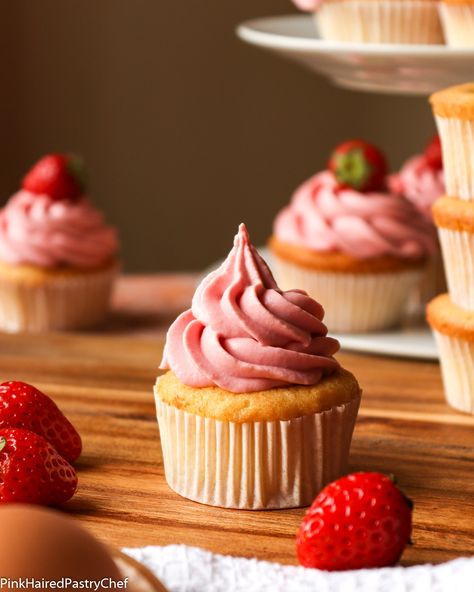 Rhubarb Strawberry Cupcakes Strawberry Rhubarb Cupcakes, Custard French Toast Recipe, Rhubarb Cupcakes, Strawberry Cupcakes Recipe, Raspberry Cakes, Strawberry Filled Cupcakes, Strawberry Rhubarb Compote, Strawberry Cupcake Recipes, Strawberry White Chocolate