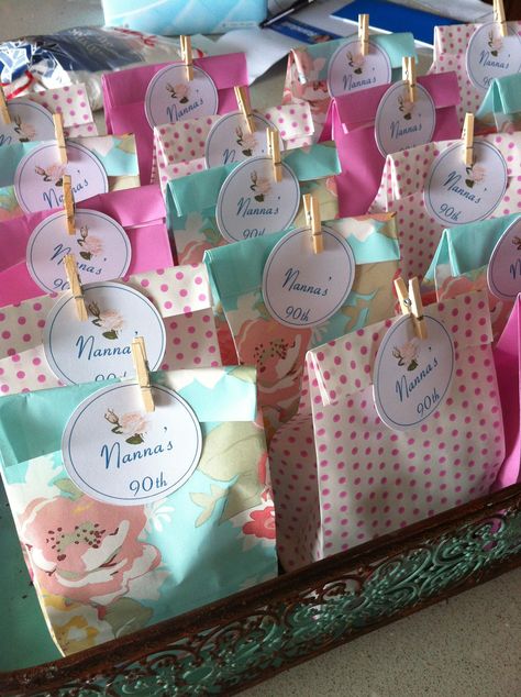 Lolly bags Loop Bag Ideas Birthday, Lolly Bag Ideas, Princess Tea Party Birthday, Easy Party Favor, Birthday Sweets, Lolly Bags, Party Favors For Kids Birthday, Baby Birthday Themes, Princess Tea Party