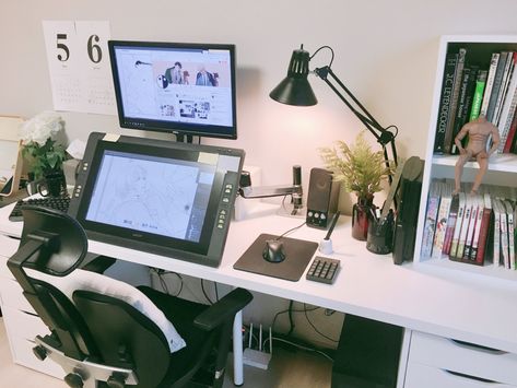 Bedroom Aesthetic Cozy, Cozy Gaming, Art Studio Room, Home Studio Setup, Otaku Room, Aesthetic Cozy, Desk Inspiration, Room Redesign, Pinterest Room Decor