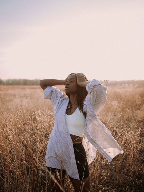 Open Field Photography Pose Open Field Photoshoot, Pose Women, Field Photoshoot, Field Photography, Woman In White, Open Shirt, Poses Women, Open Field, Fields Photography