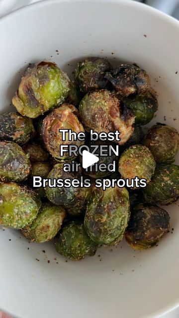 Frozen Brussel Sprouts Air Fryer, Frozen Brussel Sprout Recipes, Frozen Brussels Sprouts, Freezing Brussel Sprouts, Easy High Protein Meals, Protein Meals, Sprout Recipes, Brussels Sprouts Recipe, Air Fryers