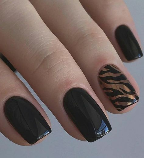 Tiger Nails Designs, Tiger Print Nails, Tiger Stripe Nails, Tiger Nails, Black Gel Nails, Ongles Nails, Finger Nails, Print Nails, Nail Style