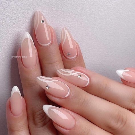 Subtle Nails, Makijaż Smokey Eye, Almond Acrylic Nails, White Nail, Oval Nails, Neutral Nails, Square Acrylic Nails, Classy Nails, Fancy Nails