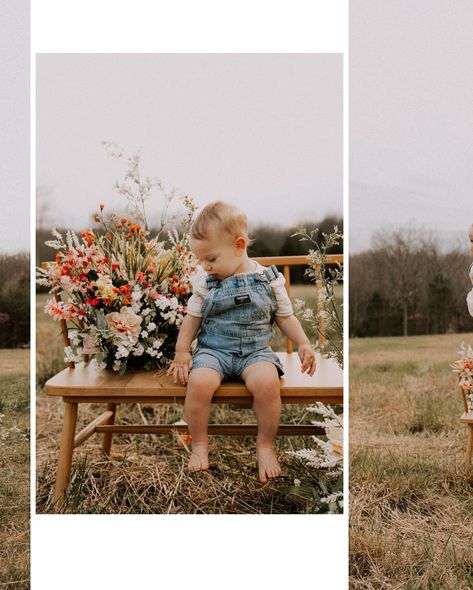 See yall this Saturday 🫶🏻 The weather is looking absolutely perfect for the spring flower truck minis ft. this gorgeous wooden bench ✨ ONLY 1 SPOT LEFT! Head over to stories for more details, pictures of the white vintage truck, and booking info 🤍 Use code SPRING15 to save 15% off 🌷 #louisvillephotographer #kentuckyphotographer #louisvillefamilyphotographer #indianaphotographer #lexingtonphotographer #springminisessions #floralarrangement #countryspring #springinthecountry #vintagetruck #tru... Outdoor Easter Photos, Photo Minis Ideas, Spring Mini Photo Session Ideas, Indoor Spring Mini Sessions, Spring Photoshoot Ideas Mini Sessions, Easter Session Photography, Spring Minis Photography, Diy Easter Photoshoot, Flower Shop Photoshoot