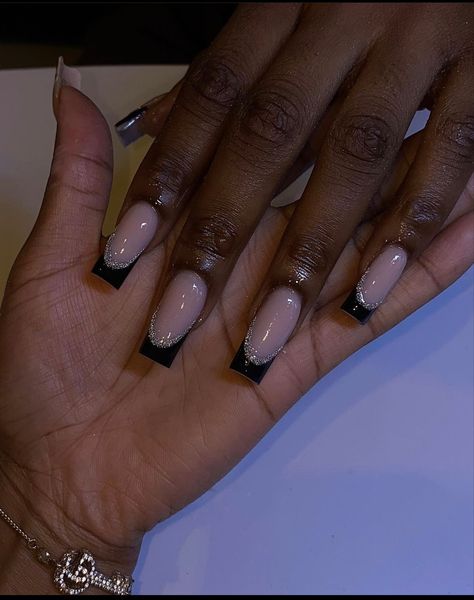 Black French Tip With Glitter, Black French Tip Nails With Glitter, Black Glitter French Tip Nails, Classy Gel Nails, French Toe Nails, 21st Birthday Nails, Extensions Hairstyles, Black Acrylic Nail Designs, Black French Nails