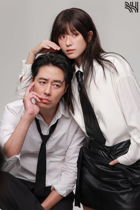 Kdrama Photoshoot, Korean Couple Photoshoot, Moving Photos, Jo In Sung, Hyo Joo, Studio Photography Poses, Han Hyo Joo, 사진 촬영 포즈, Korean Couple