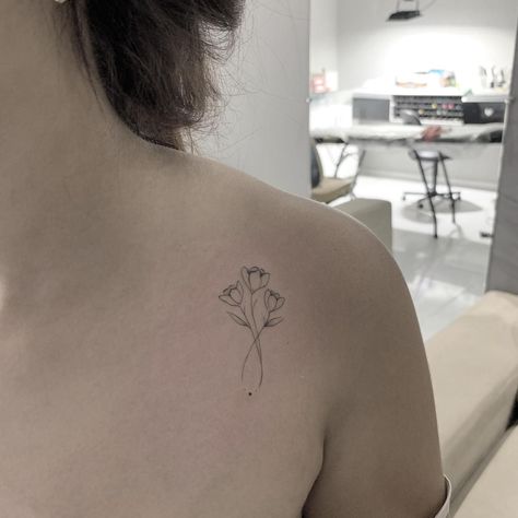 Family Of Three Tattoo Ideas, Three Daughters Tattoo, 3 Person Tattoo Family, Three Flowers Tattoo, Three Flower Tattoo, Unique Dainty Tattoos, 3 Flower Tattoo, Family Flower Tattoo, Three Sister Tattoos