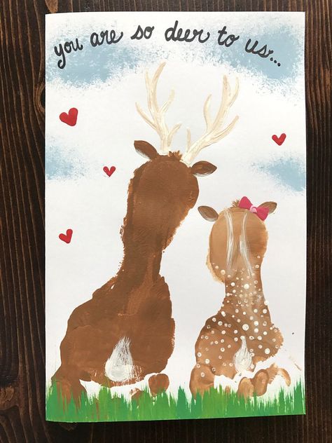 Deer footprint card Footprint Wall Art, Homemade Kids Gifts, Kids Fathers Day Crafts, Baby Footprint Art, Crafty Morning, Footprint Keepsake, Footprint Crafts, Baby Art Projects, Parents Room