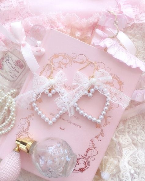 Pearl Heart White Lace Bow Earrings (Dangle / Clip On) , Romantic Angelic Jewelry Cute Earrings  ♡ Heart approx 4cm Soft Pink Theme, Baby Pink Aesthetic, Jewelry Cute, Pearl Heart, Earrings Heart, Pastel Pink Aesthetic, Pink Vibes, Pink Girly Things, Pink Themes