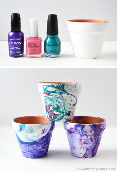 Marbled Flower Pots Tutorial at artsyfartsymama.com Vasos Vintage, Nail Polish Crafts, Flower Pot Art, Terra Cotta Pot Crafts, Painted Pots Diy, Flower Pot Design, Painted Plant Pots, Fleurs Diy, Painted Clay Pots