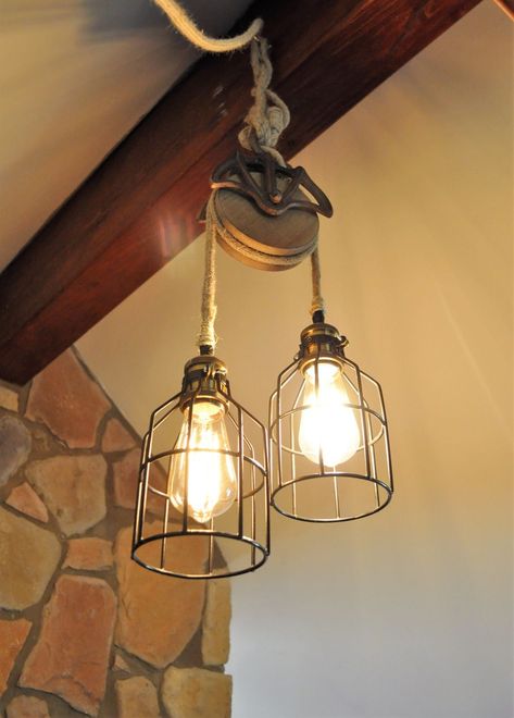 25 Farmhouse Lighting Ideas For Warm And Homely Decors Rustic Track Lighting, Pulley Light, Diy Luminaire, Farmhouse Style Lighting, Farm Vintage, Rustic Light Fixtures, Rustic Ceiling, Farmhouse Light Fixtures, Smart Tiles