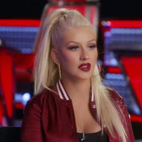 Christina Aguilera The Voice, Celebrity Singers, Woman Movie, Hot Actors, Christina Aguilera, Barbie Fashion, Celebrities Female, Pretty Woman, Blonde Hair